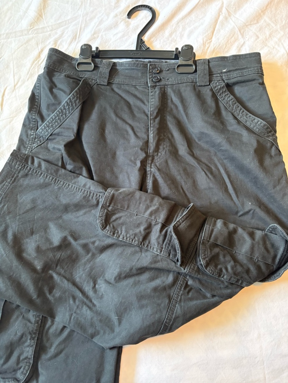 Abercrombie & Fitch Black Cargo Pants - Casual Utility Style